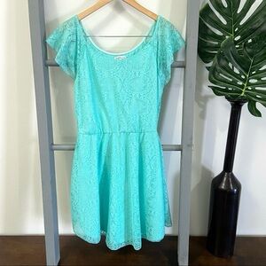 Charlotte Russe mint lace dress sz L